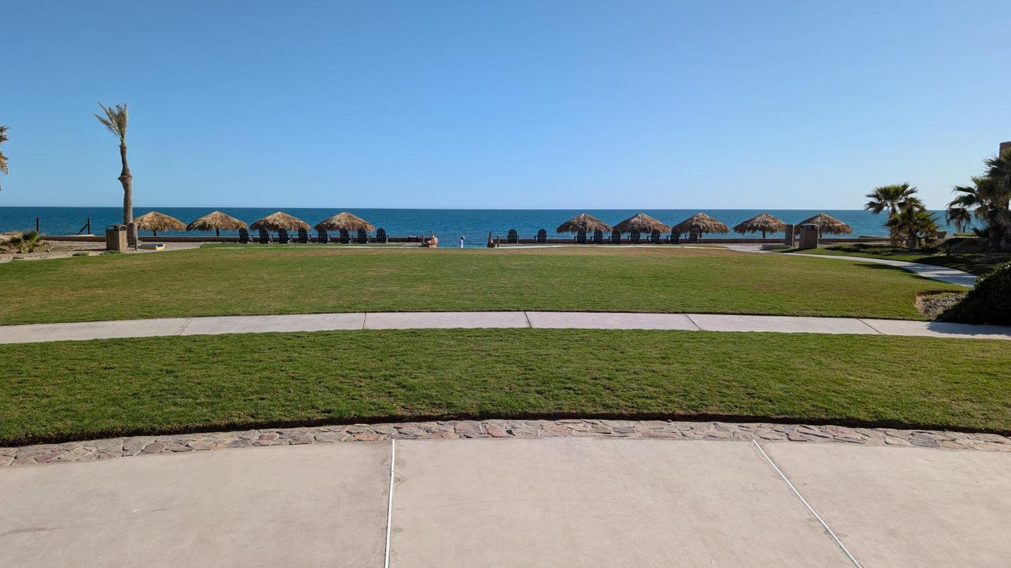 Bella Sirena 601-B -Stylish Condo In Oceanfront Resort Rocky Point Exterior photo